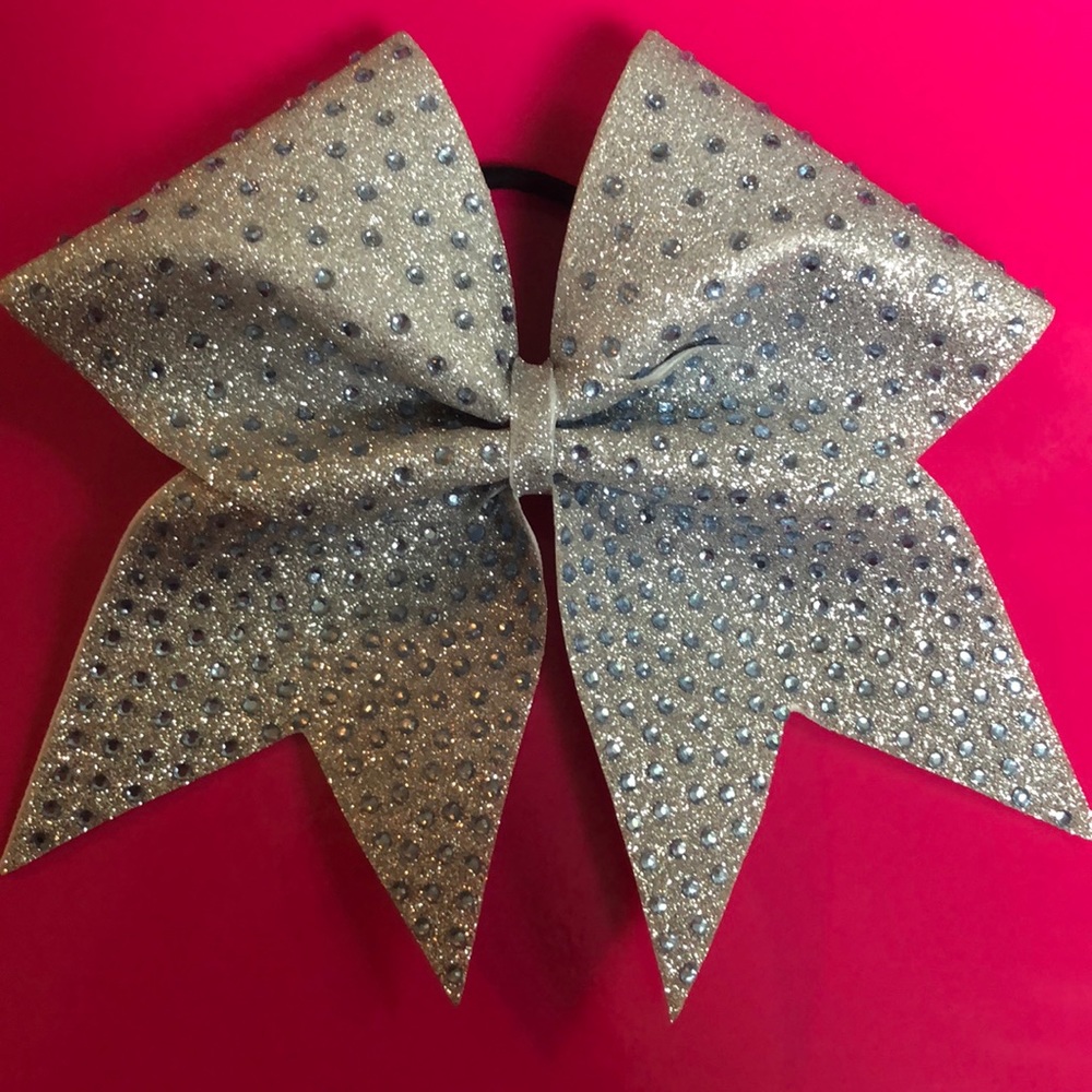 Cheer bow